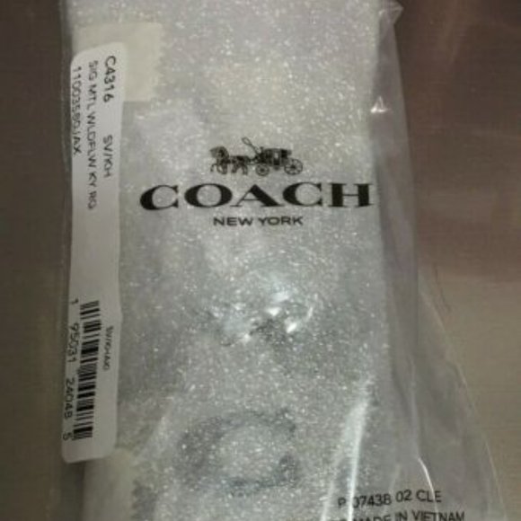 COACH Wildflower Signature C & Metal Bag Charm Key Chain Silver / khaki - Picture 3 of 4